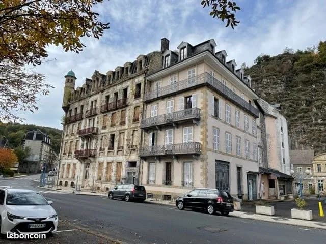 Rare à La Bourboule - Immeuble entier à rénover - Emplacement stratégique - Photo 1