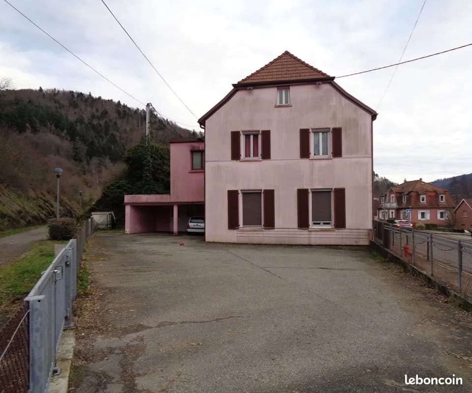 Immeuble 250m2 avec parking - Photo 1