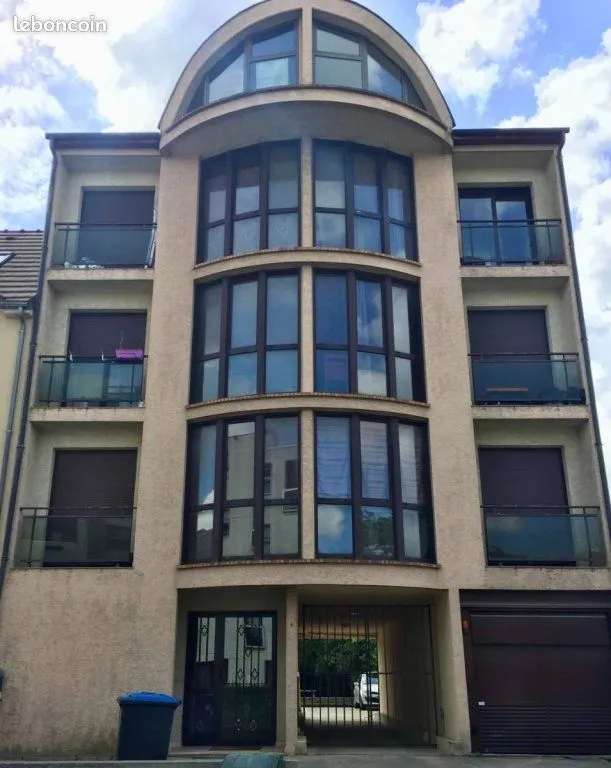 Immeuble 305 m² - Photo 1