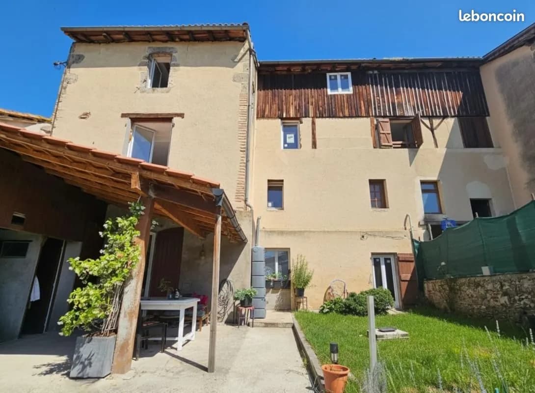 Immeuble 200 m² - Photo 1