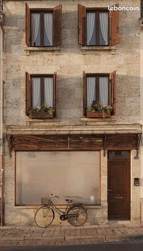 Immeuble mixte commerce - habitation - Photo 1