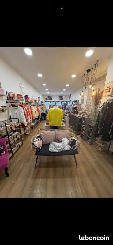RDC commercial rue Colbert proxi rue nationale Lille 63,8 M2 - Photo 1