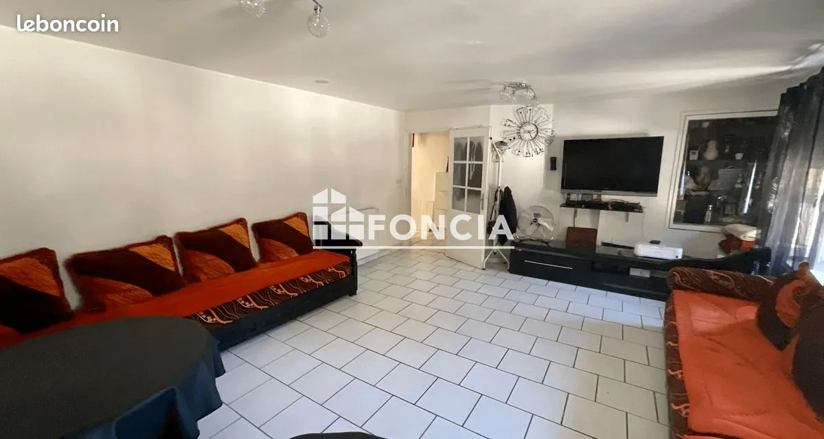 EXCLUSIVITÉ FONCIA VIENNE - Immeuble de rapport en mono propriété, 3 appartements indépendants avec terrain - Photo 1