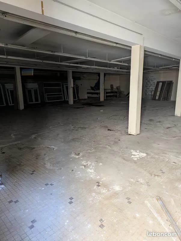 Immeuble 2 pièces 400 m² - Photo 1