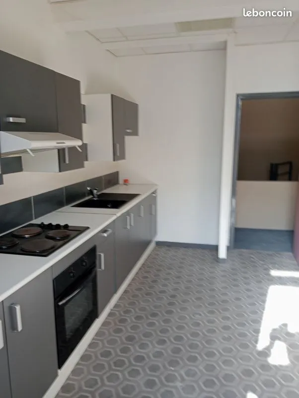 4 Appartements et 4 Bureaux, 229 m², 3 étages - Photo 1