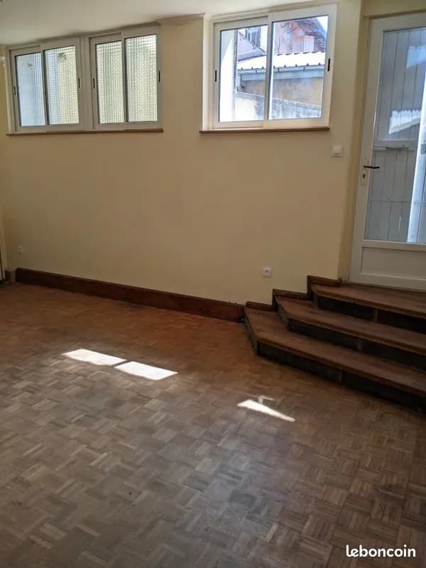 Immeuble de rapport 30 pièces 500 m² - Photo 1