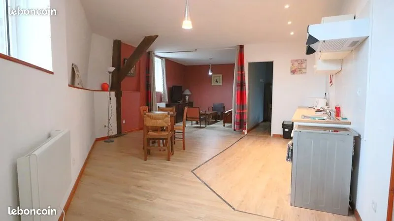 Immeuble de rapport dans le centre de Fourmies - Photo 1