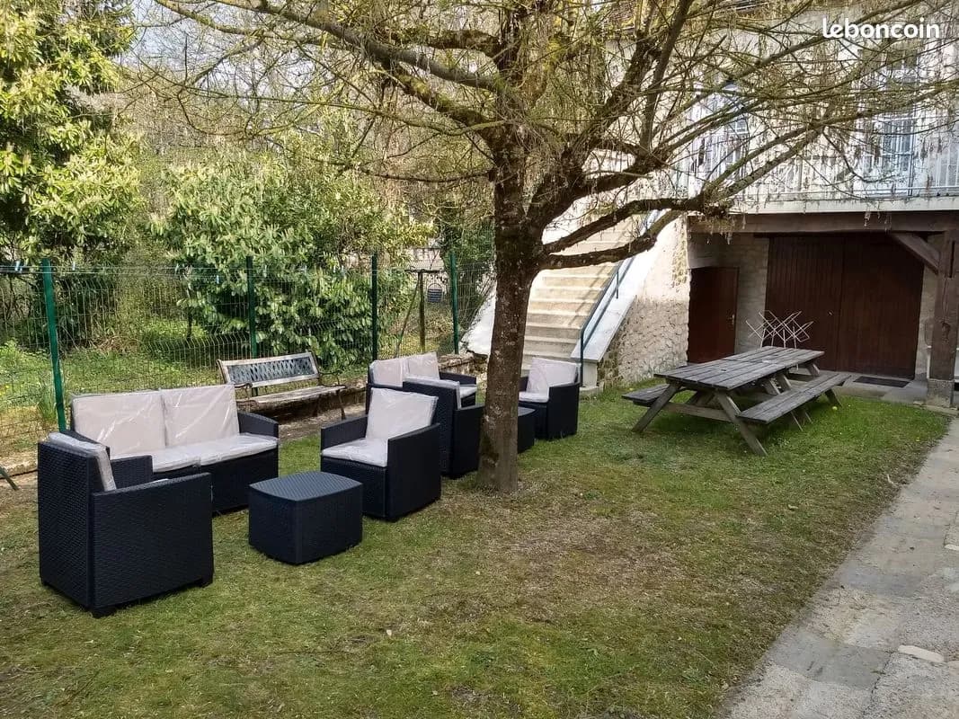 Immeuble 24 pièces 390 m² - Photo 1