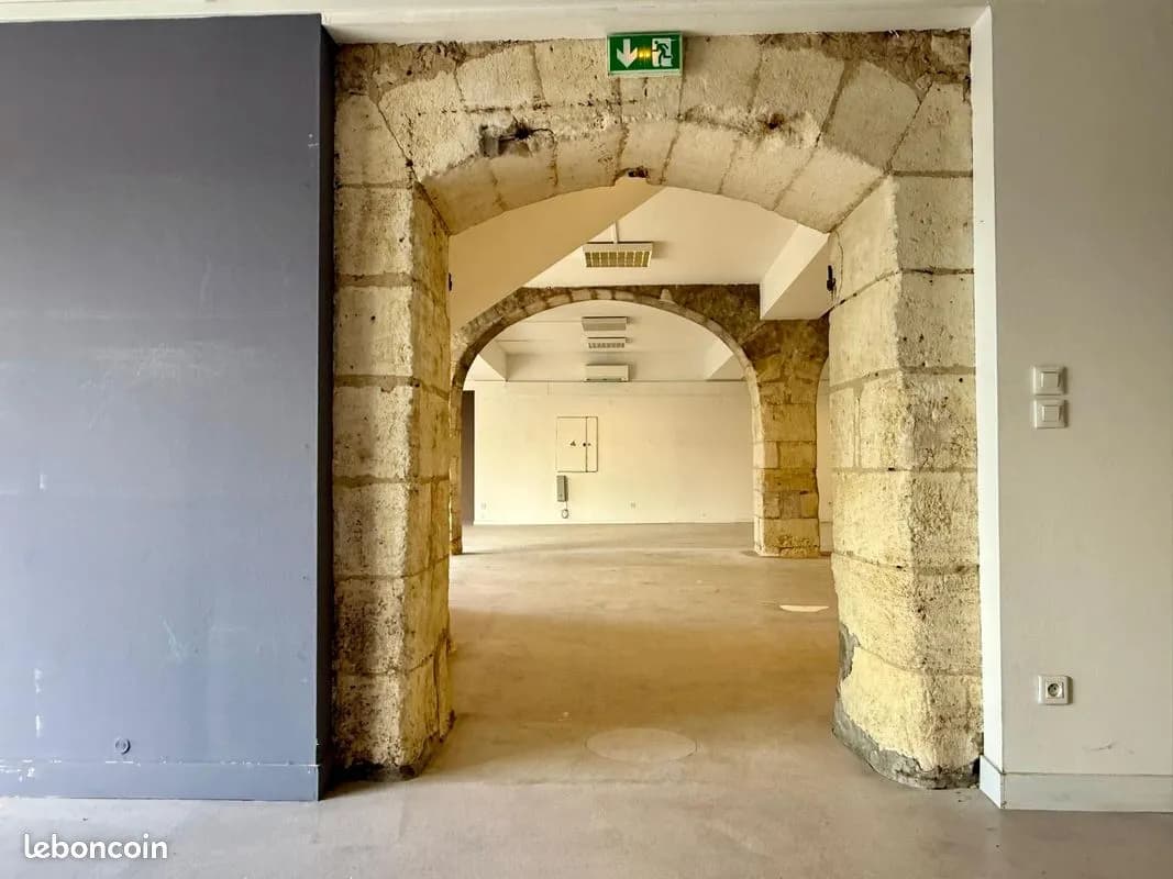 Ensemble commercial d'exception en centre ville de Libourne - Photo 1
