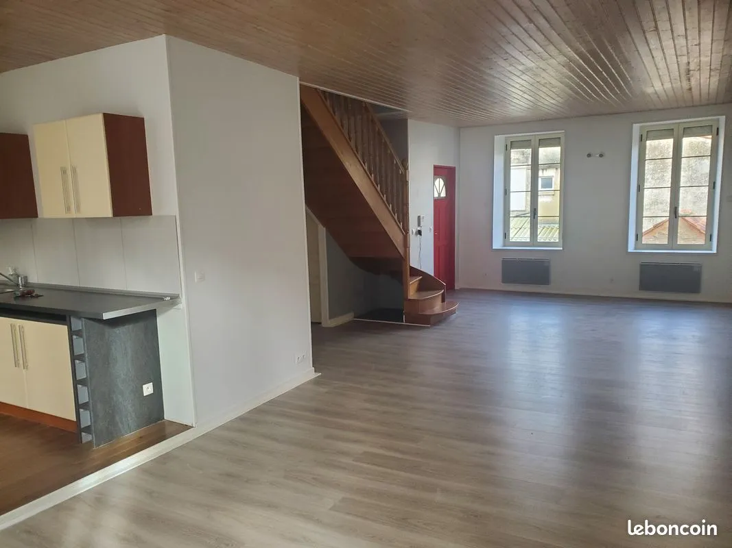 Immeuble de rapport, local commercial et appartement - Photo 1