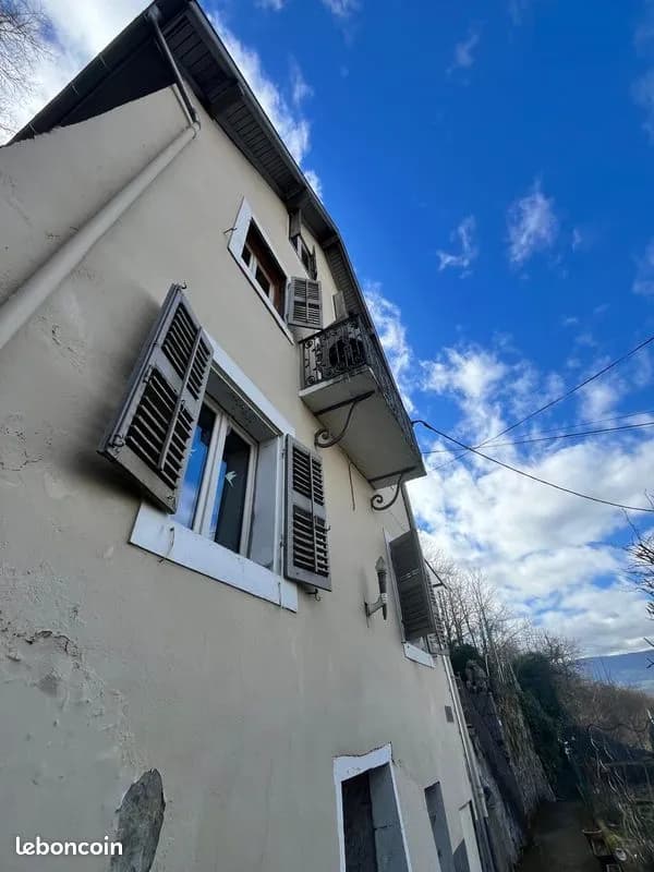 Immeuble de rapport - 3 appartements loués - Grand jardin - Vue montagnes - Photo 1
