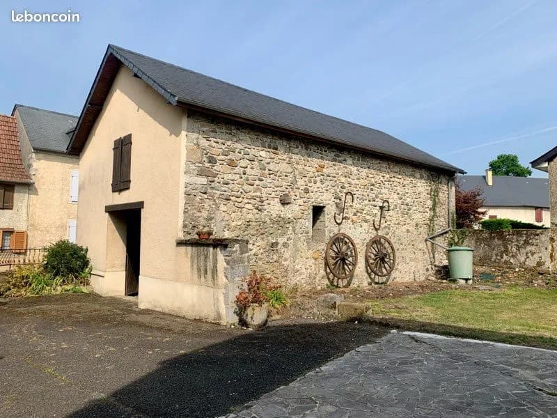 Ensemble immobilier 3 bâtis avec travaux - Photo 1
