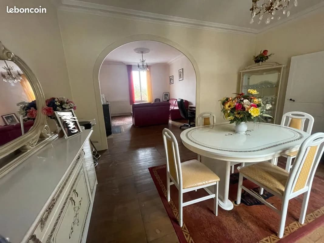 Ensemble immobilier - Photo 1