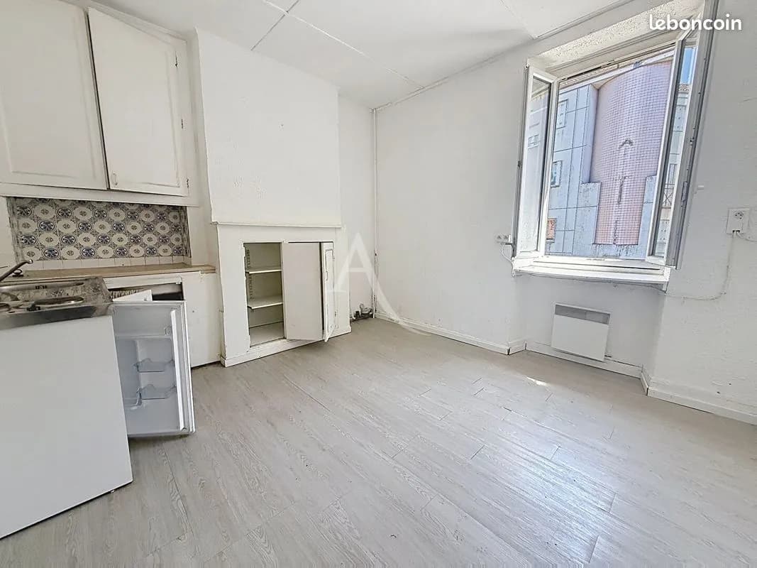 Immeuble 13 pièces 200 m² - Photo 1