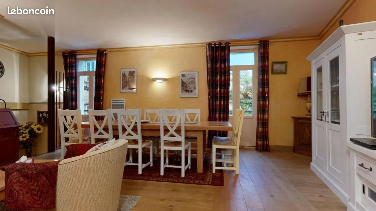Immeuble 211 m² - Photo 1