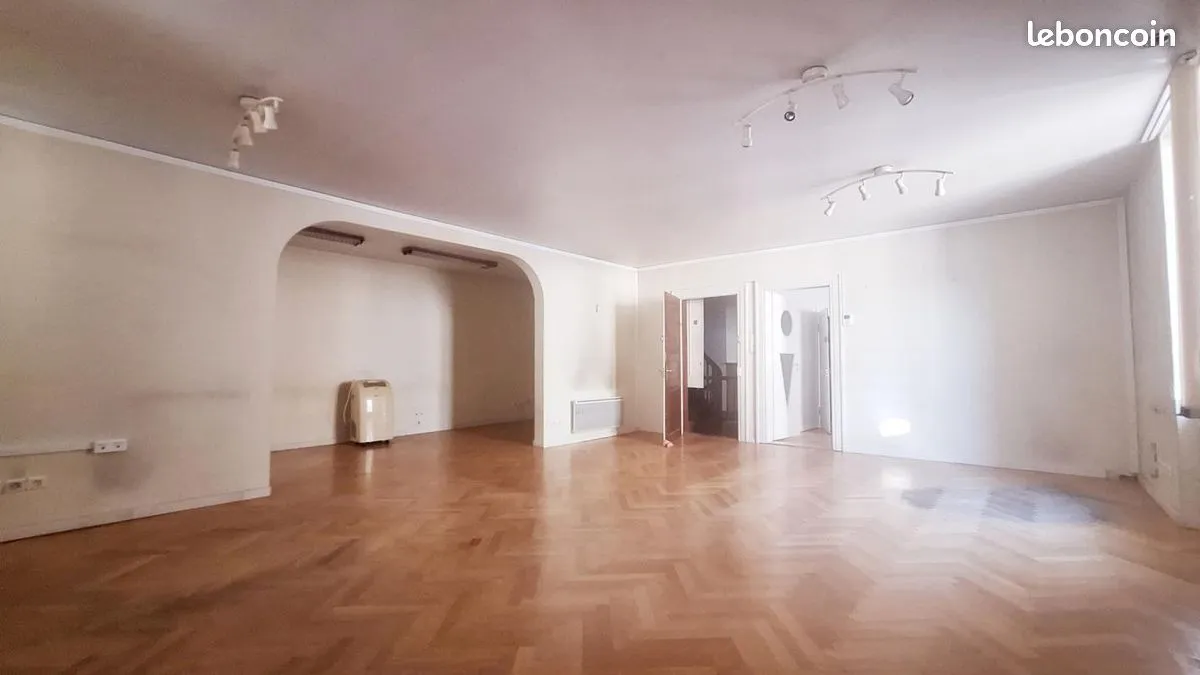 Immeuble 450 m² - Photo 1