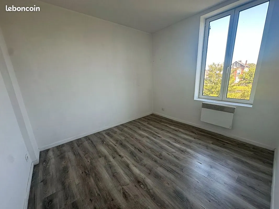 Immeuble de rapport 29 pièces 450 m² - Photo 1