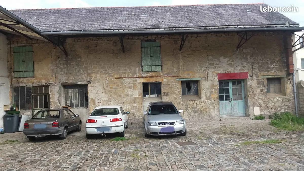 LOFT OU IMMEUBLE 350 M2 à créer 75 KM de PARIS CENTRE VILLERS COTTERETS - Photo 1