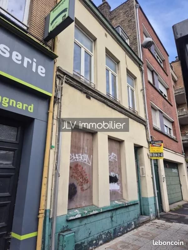 Immeuble 240 m² - Photo 1