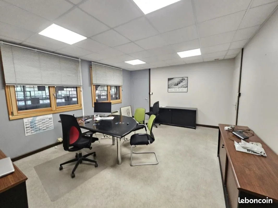 Immeuble 3330 m² - Photo 1