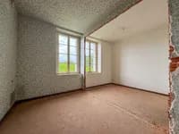 Immeuble à rénover de 220 m² au coeur de Mouilleron-Saint-Germain, fort potentiel d'investissement - Photo 1