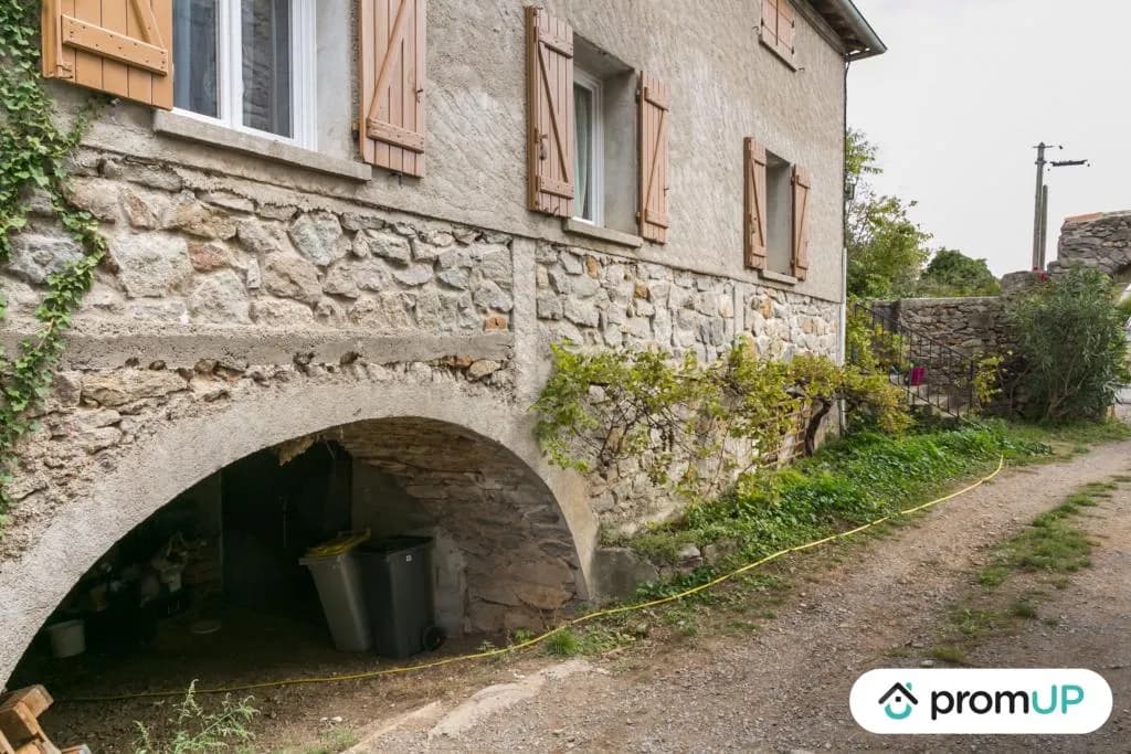 Ensemble immobilier à Laurac-en-Vivarais - Photo 1