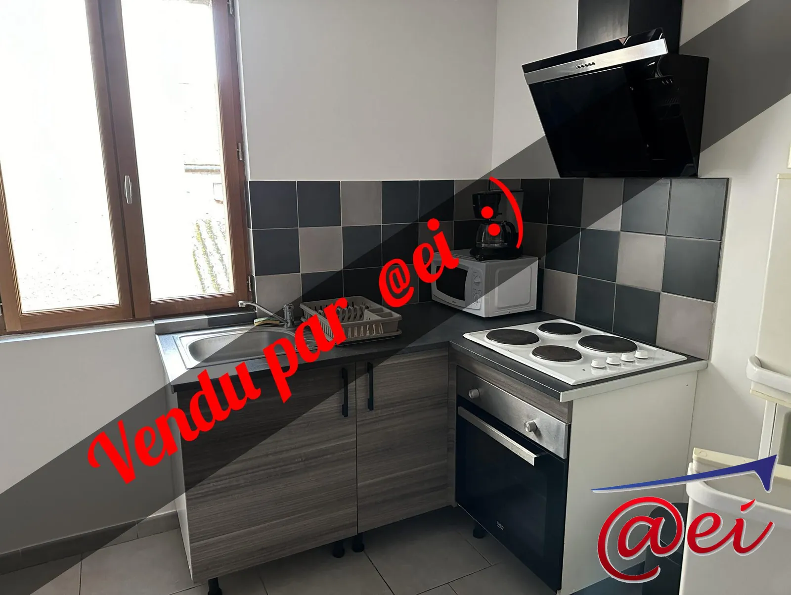 Immeuble de 3 appartements + local Commercial de 194m² revenus - Photo 1