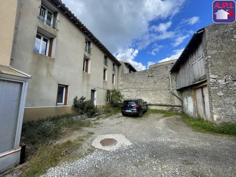 Immeuble de rapport 18 pièces 214 m² - Photo 1