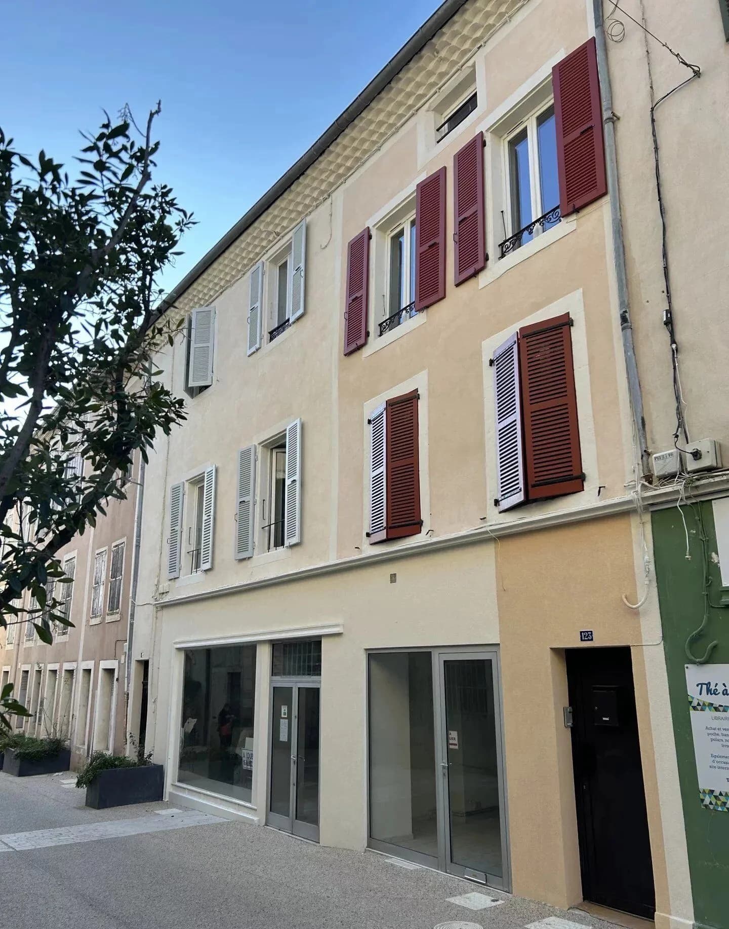 Montélimar Immeuble T4 + local commercial - Photo 1