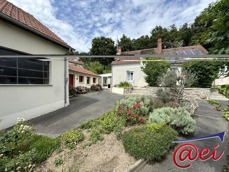 Superbe propriété Type 8 dépendances de 200 m2 sur 4100 m2 de - Photo 1