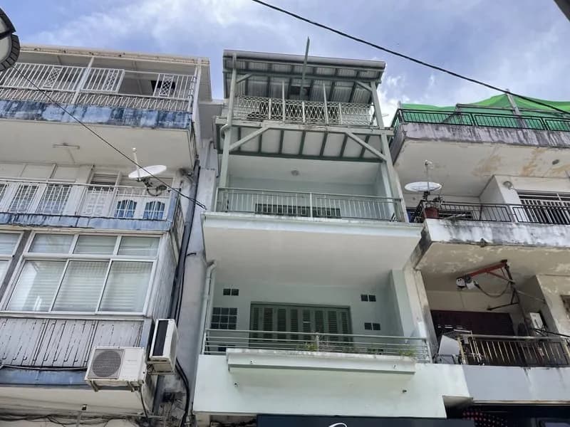 IMMEUBLE SUR 3 NIVEAUX POINTE-A-PITRE SCHOELCHER - Photo 1