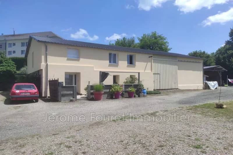 Immeuble hangar très bien placé - Photo 1