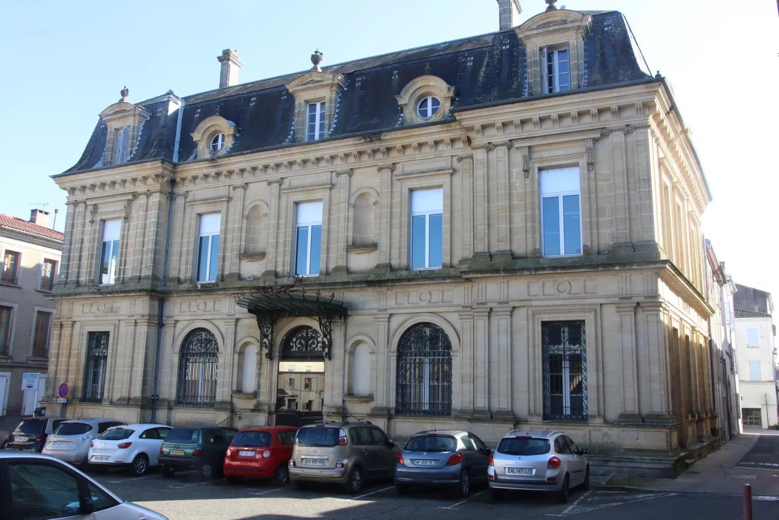Villeneuve-Sur-Lot - Immeuble historique et classé au coeur de... - Photo 1