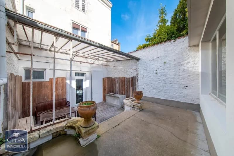 Immeuble 277 m² - Photo 1
