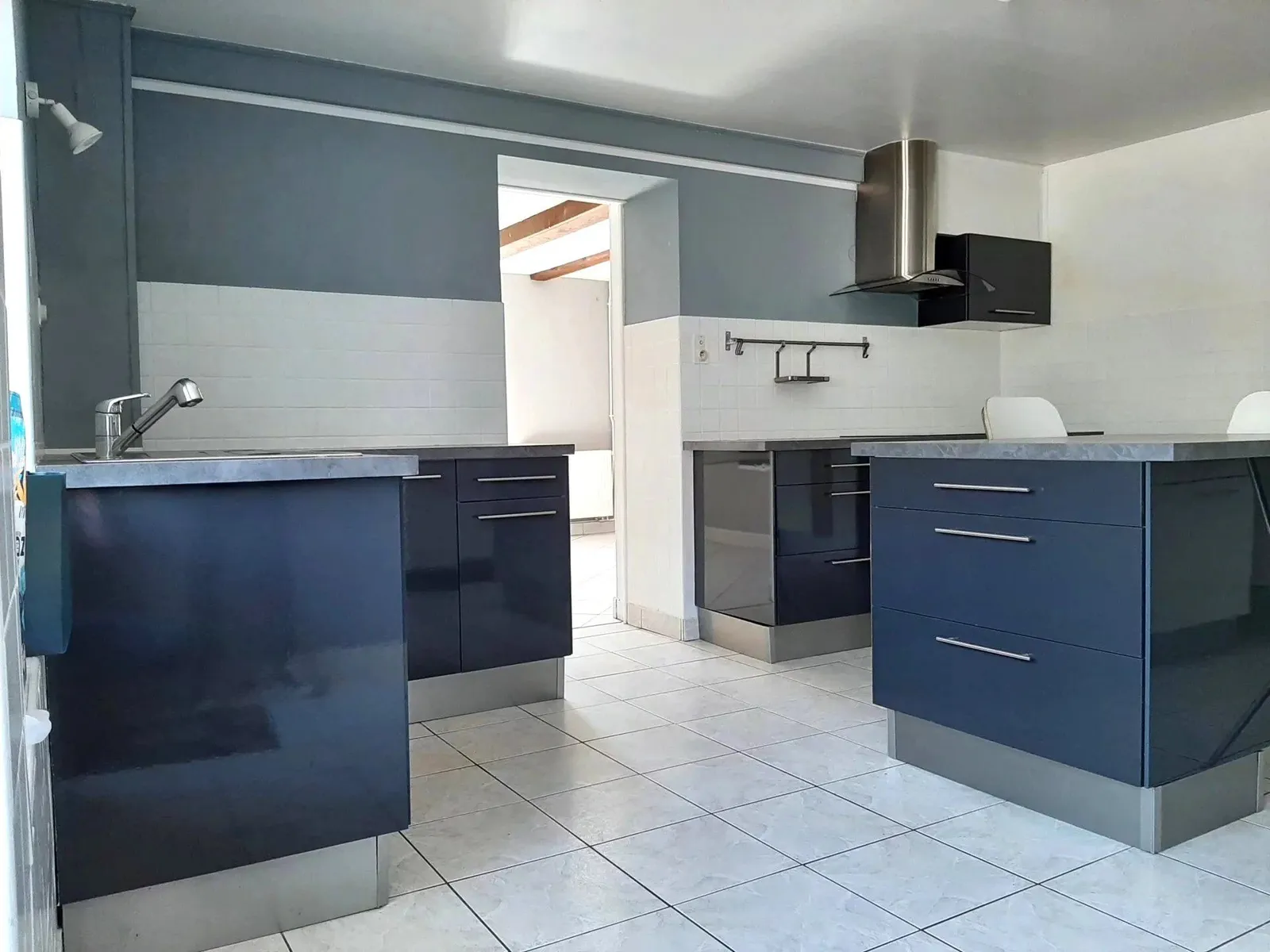 Maison atypique de 230 m2 comprenant 2 appartements - Photo 1
