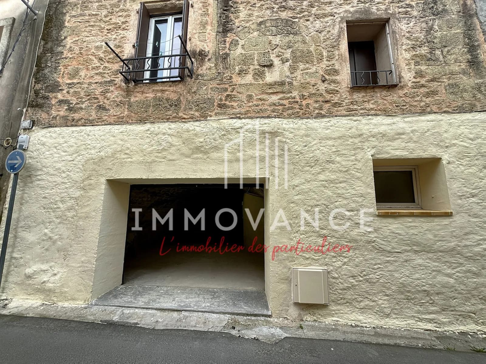 Immeuble avec 2 appartements et un garage - Photo 1