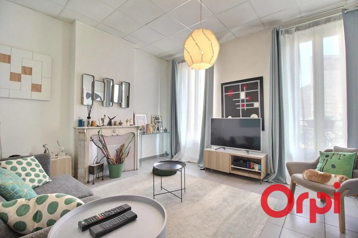 Immeuble de 346 m ² avec garage, entrepôt, 2 appartements et combles aménageable - Photo 1