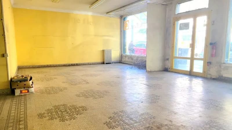 Immeuble mixte - Photo 1