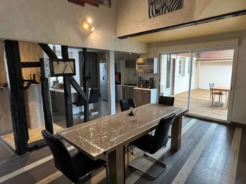 ENSEMBLE IMMOBILIER AU BEAU POTENTIEL - Photo 1