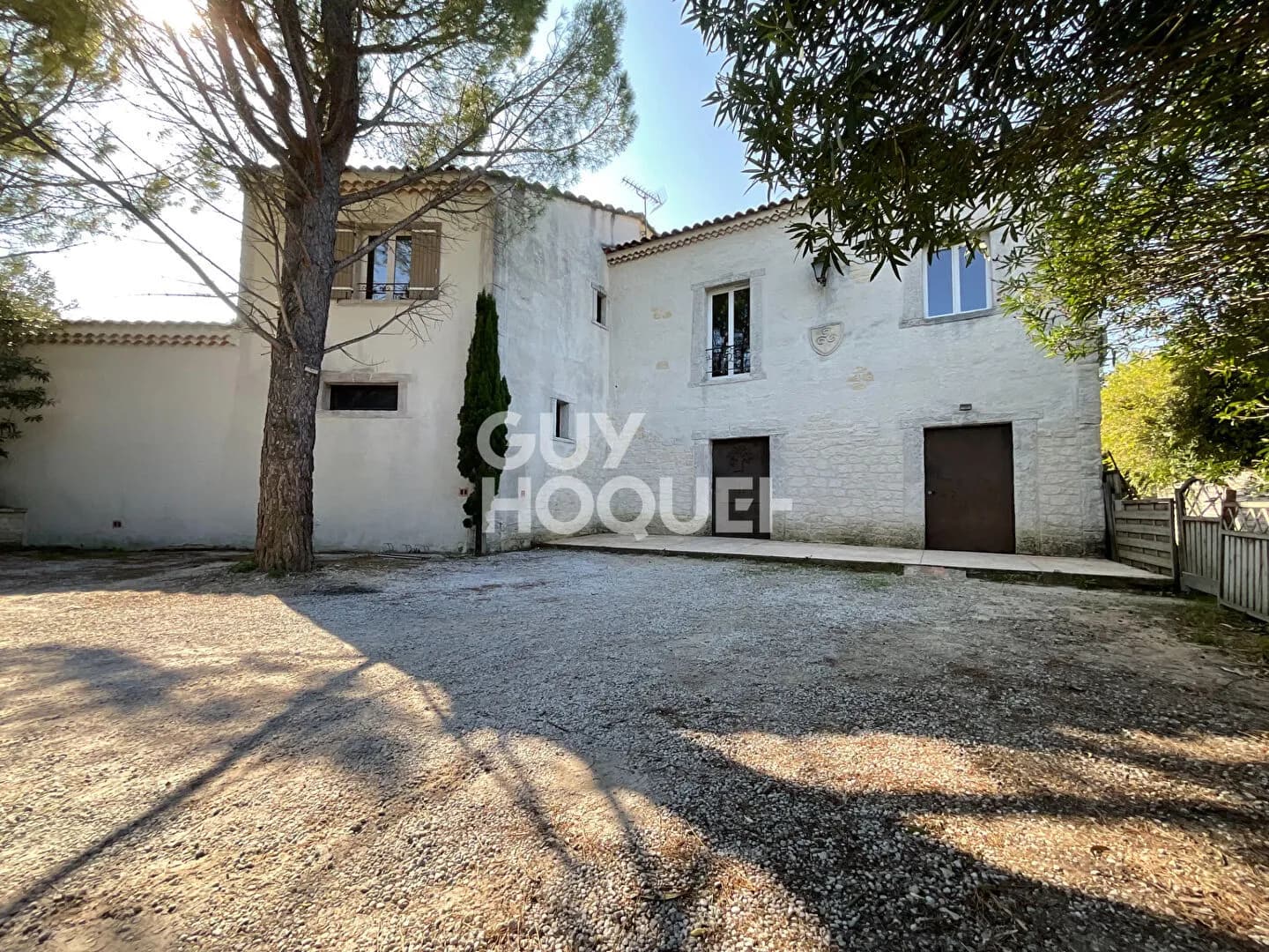 Ensemble immobilier (235m² utilisable ) , 2 piscines, dépendances, terrain 2000 m² Althen des Paluds - Photo 1