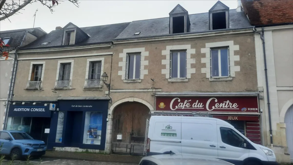 Immeuble 270 m² - Photo 1