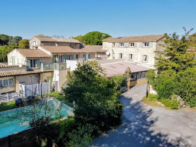 Immeuble à fort potentiel Emplacement premium à l'entrée d'Uzès - Photo 1