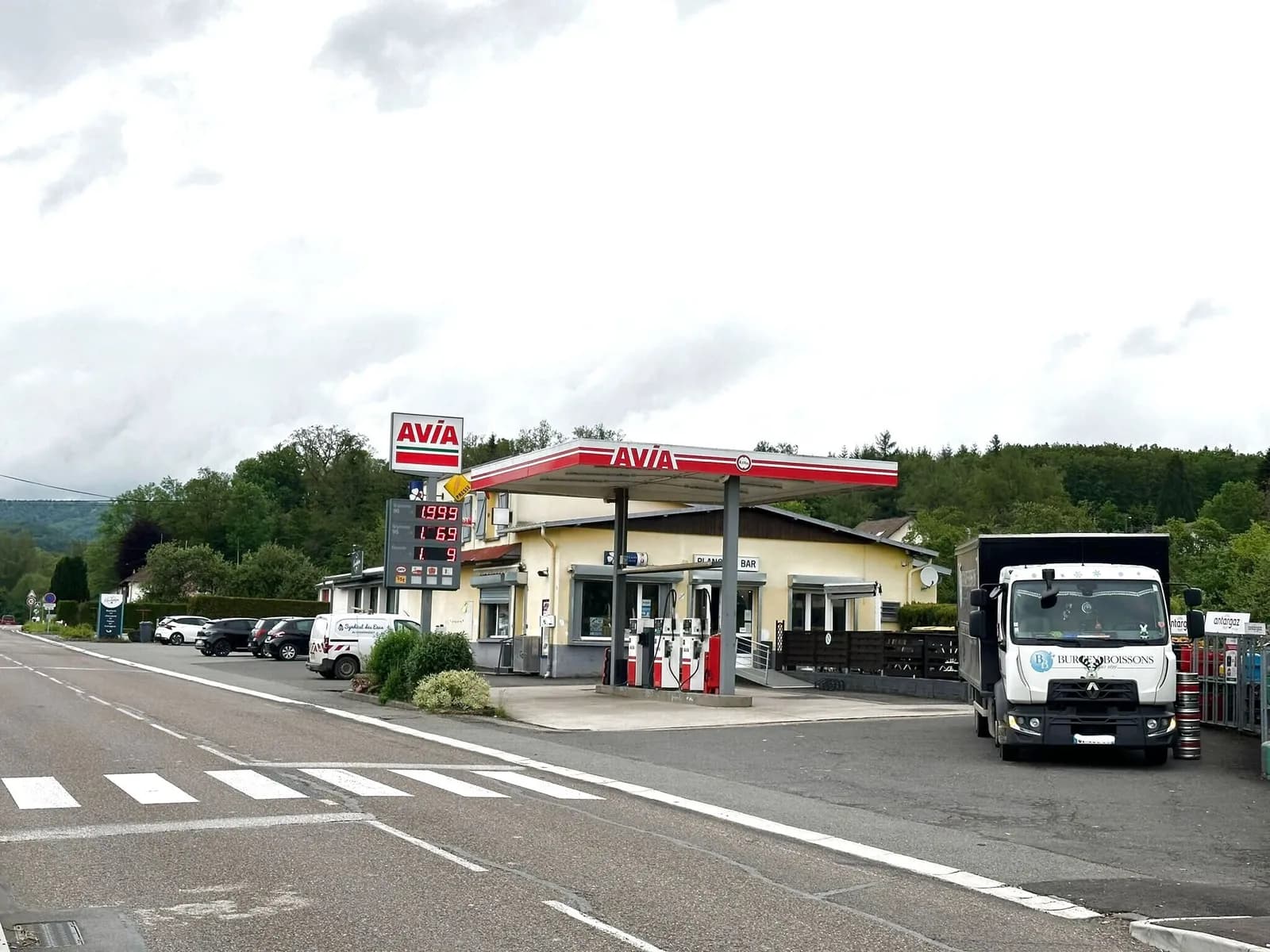 Vente ensemble immobilier, sur terrain de 3400 m2 PLANCHER-B - Photo 1