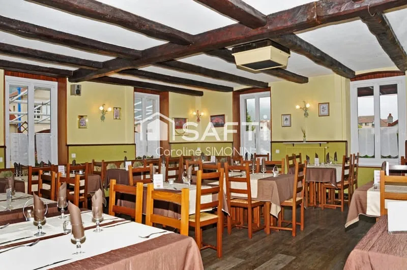 Ensemble immobilier commercial et habitation - Photo 1