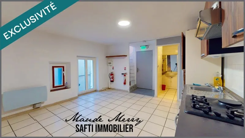 Immeuble de rapport composé de 3 lots - un local commercial de 20 m2 (qui peut être transformé en un studio) avec cave de 17 m2 - un studio de 20 m2 au 1er étage - un duplex de 47 m2 au 2ème étage - Photo 1