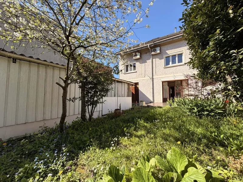 RENTABILITE 6,40% BRUT - 3 APPARTEMENTS ET UN ATELIER A EXPL - Photo 1