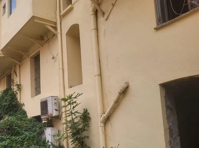 Centre AJACCIO. Locaux à aménager en 3 logements - Photo 1