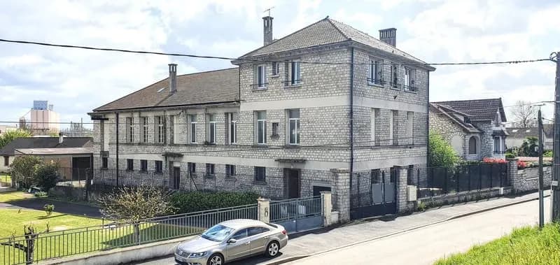 Pour investisseur. Ensemble immobilier 1000m2 tout près de - Photo 1