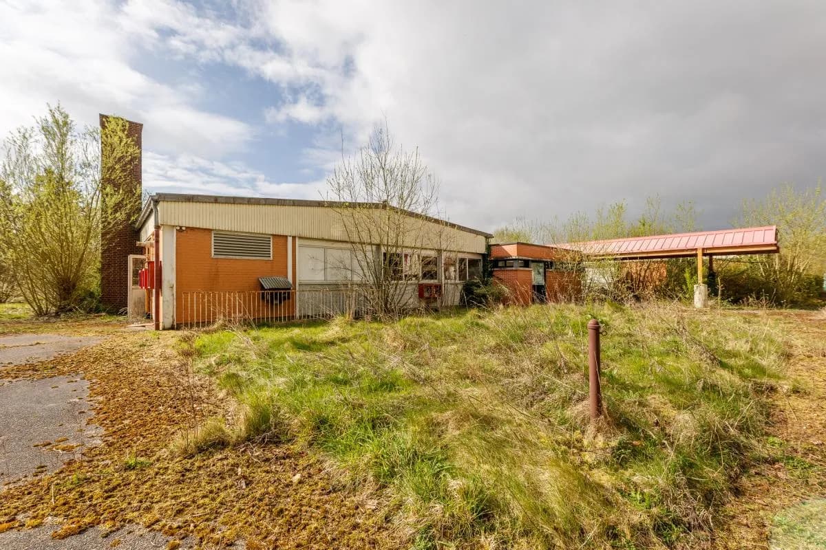 Immeuble - 2 710 m² - Bourg-Achard (27) - Photo 1