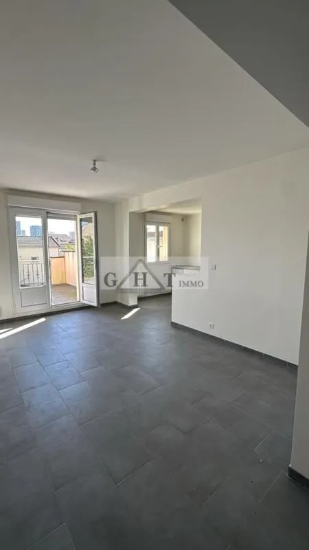 IMMEUBLE A VENDRE ENTIÈREMENT RÉNOVÉ - 3 LOGEMENTS - SAINT-DENIS - Photo 1